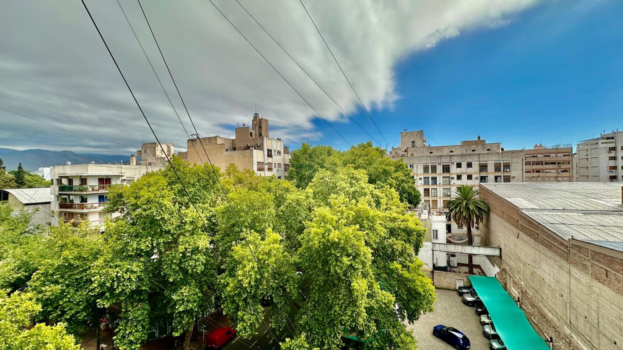 Bonarda - Departamento Con Cochera En Pleno Centro De Apartamento *