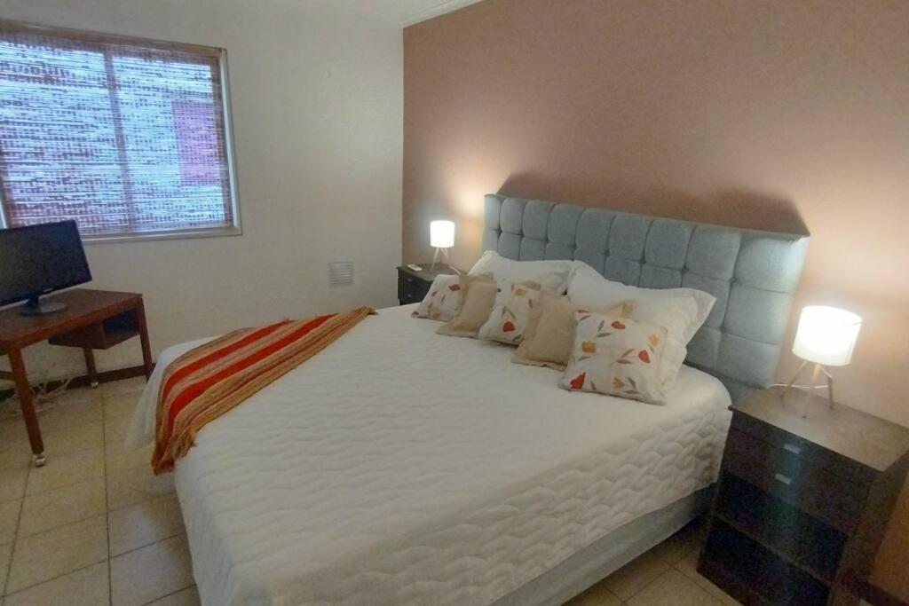 Apartamento Luminoso, Centrico Y Bellisimo. *