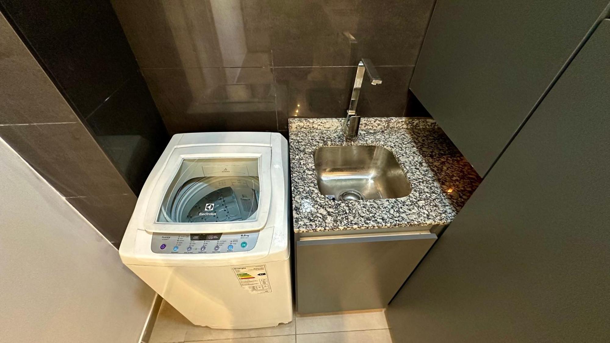 Bonarda - Departamento Con Cochera En Pleno Centro De * Mendoza