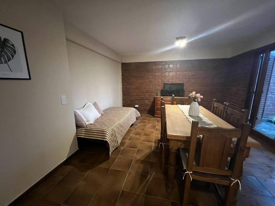 Departamento En Zona Residencial A 20 Metros Del Parque General San Martin Apartamento *