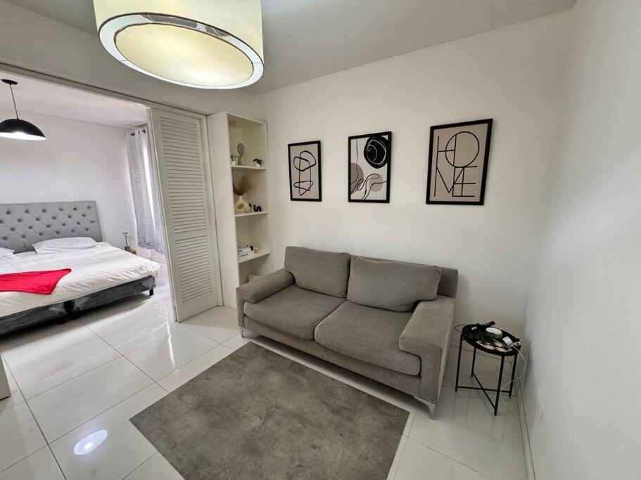 Modern In Capital Apartment *