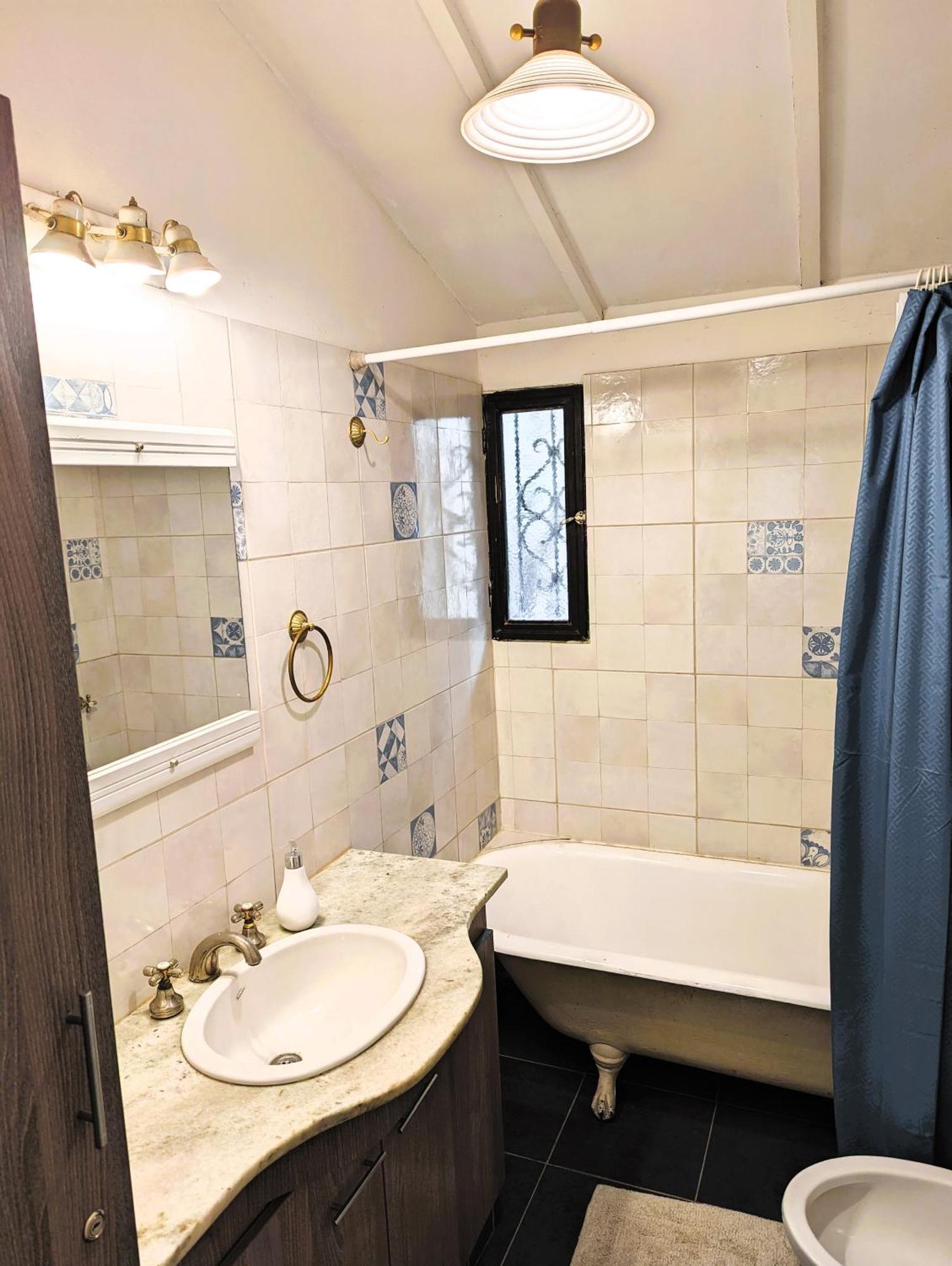 Big Beautiful House With Garden In 5ta Sección Neighbourhood
