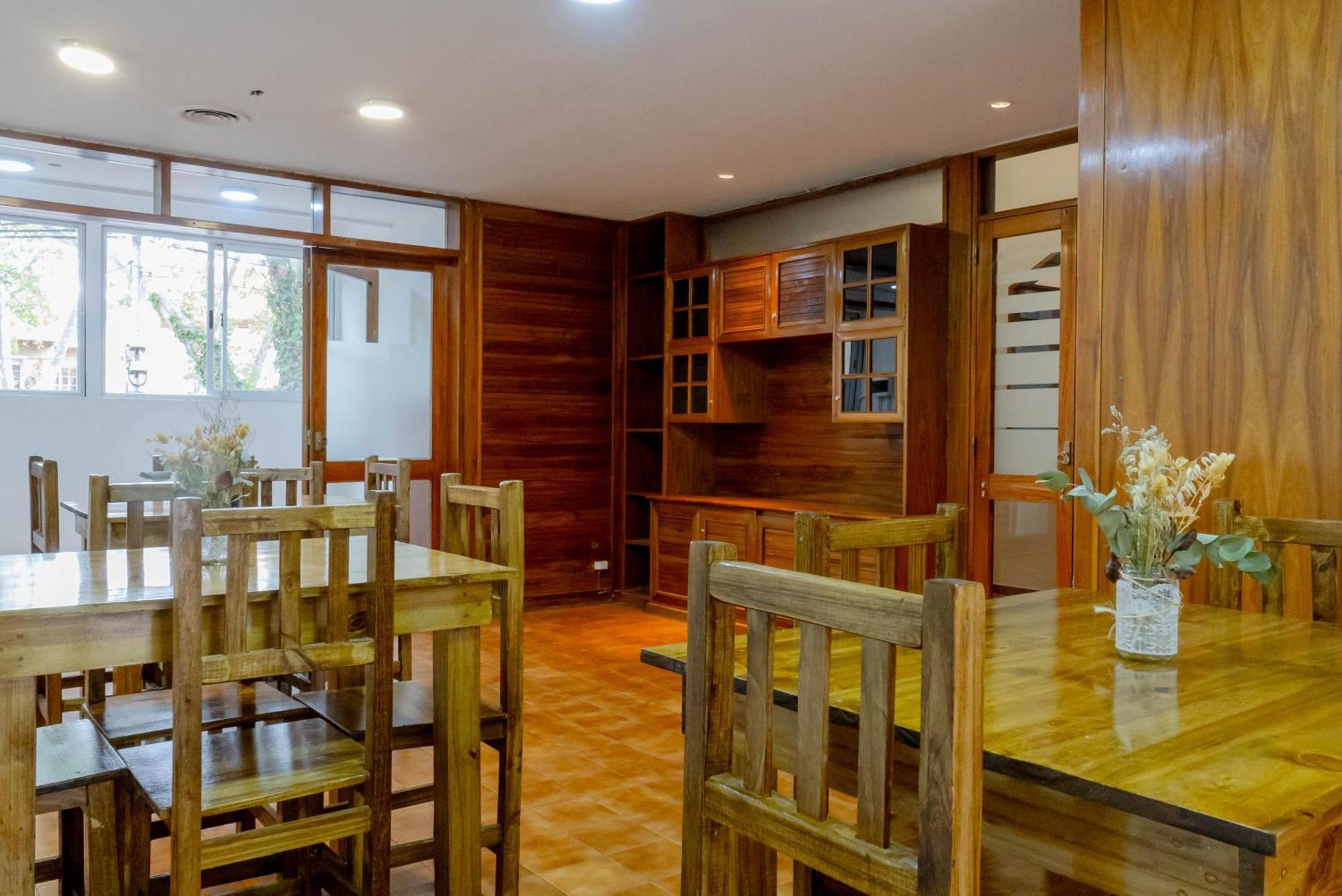 Casa Roble Pensión