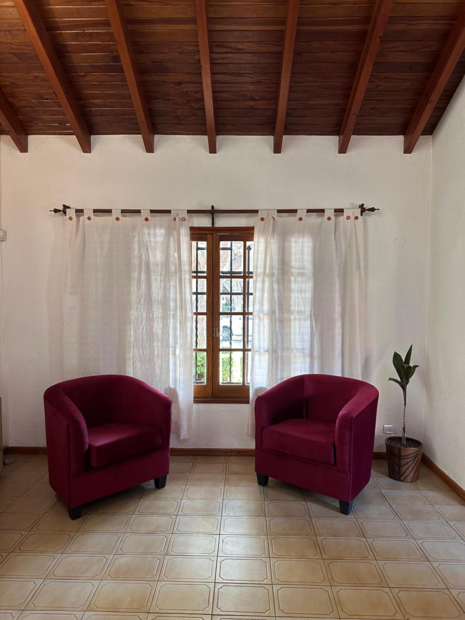 Holiday home Valentino House Piscina Internet Parking Desayuno *