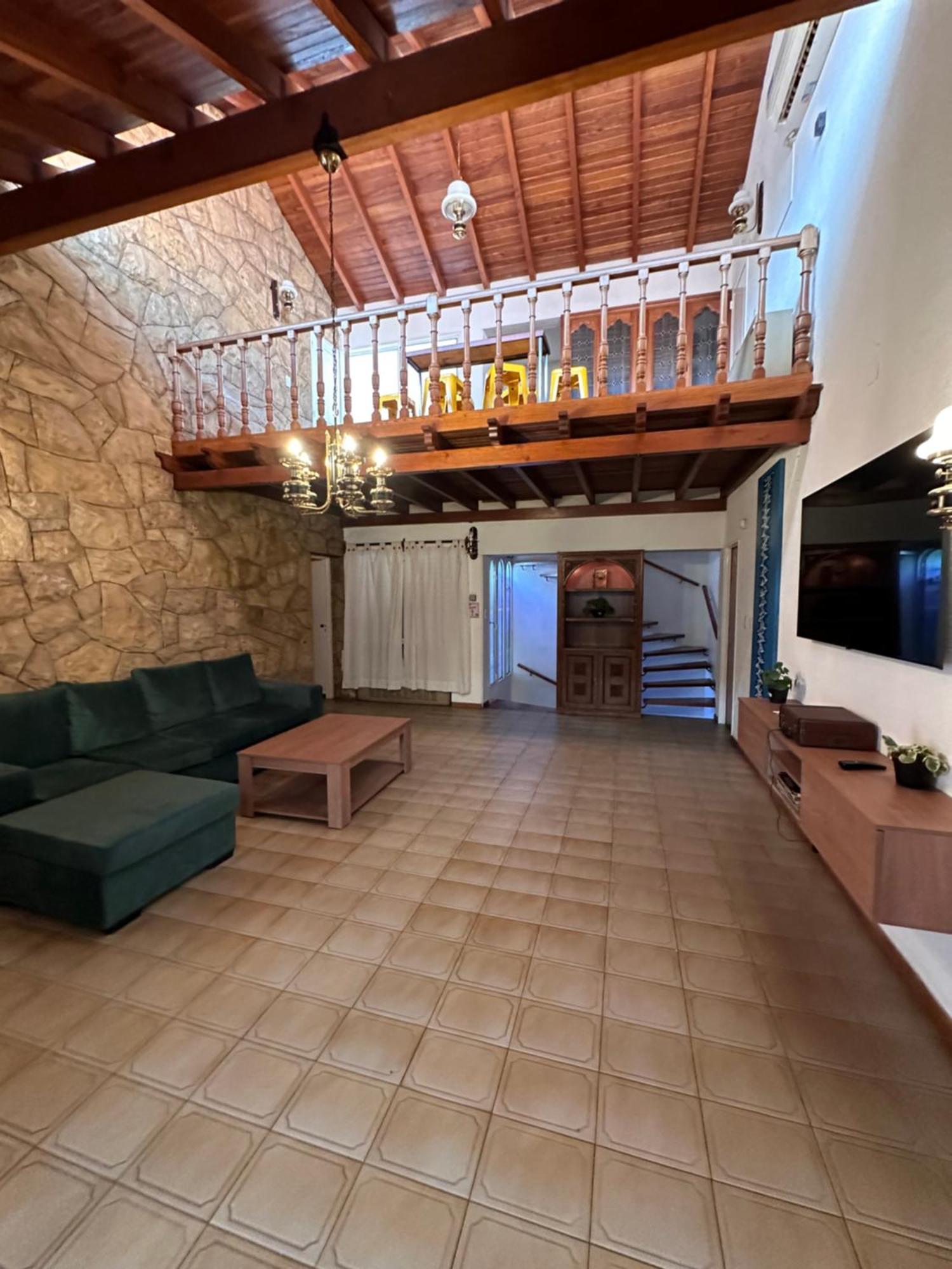 Valentino House Piscina Internet Parking Desayuno Holiday home *