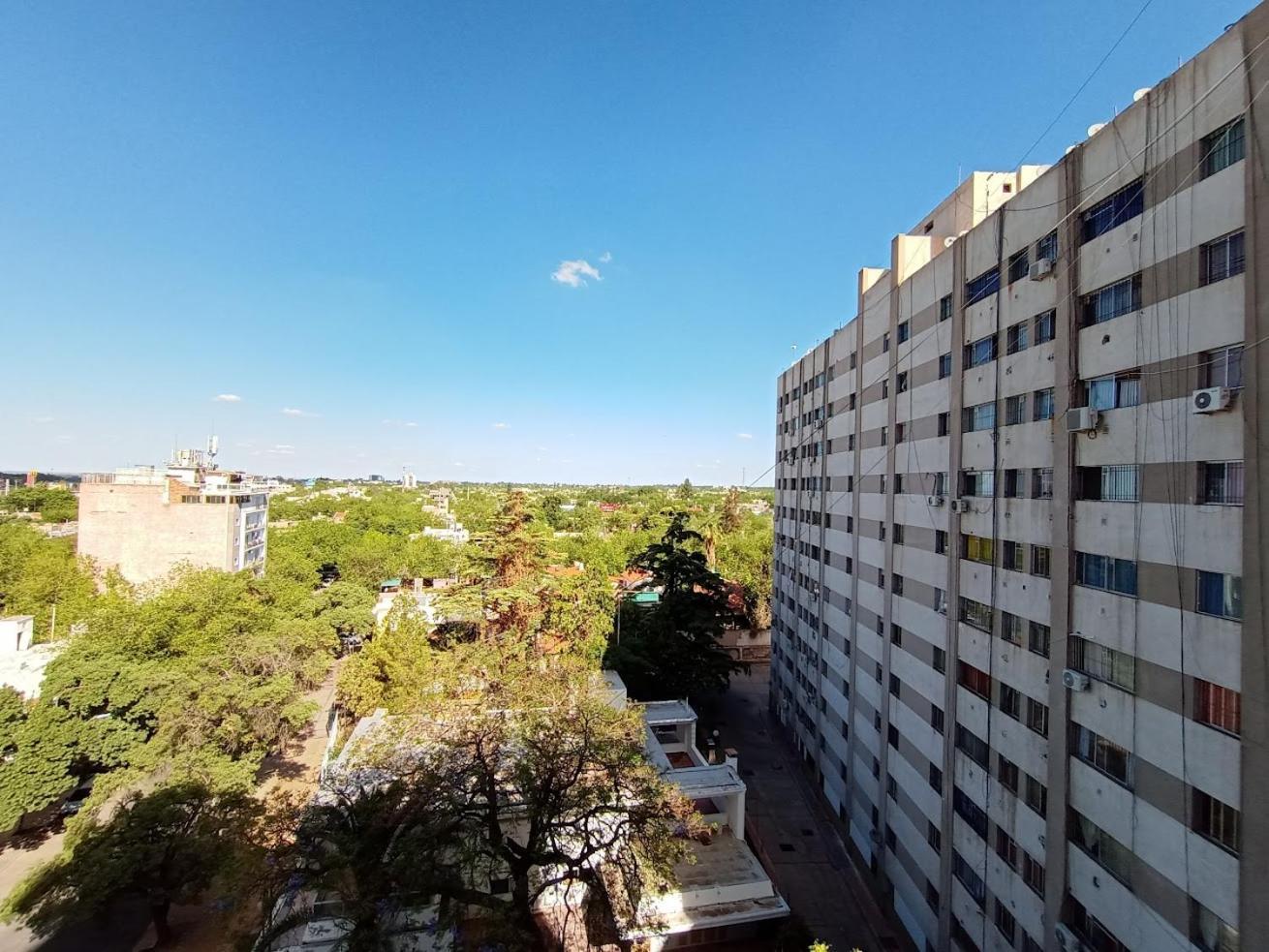 Apartamento Departamento Amplio Centro, Con Cochera *