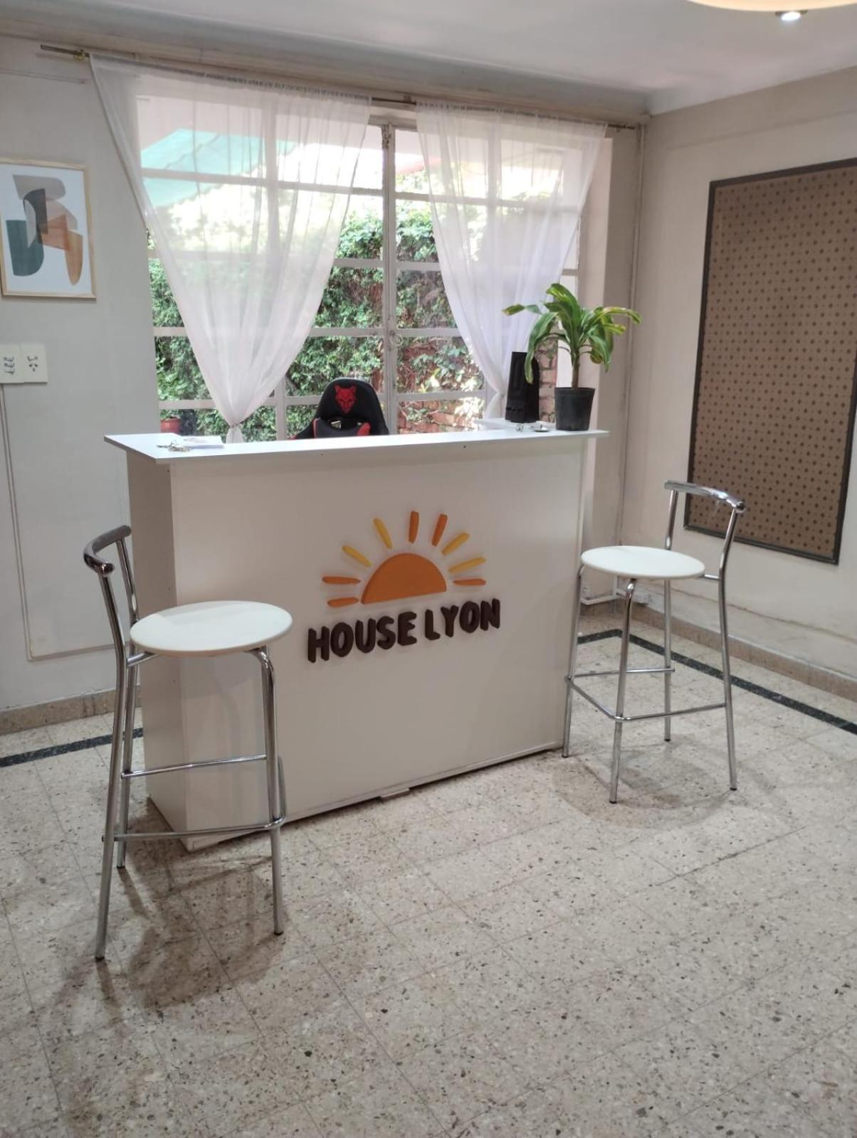 Houselyon
