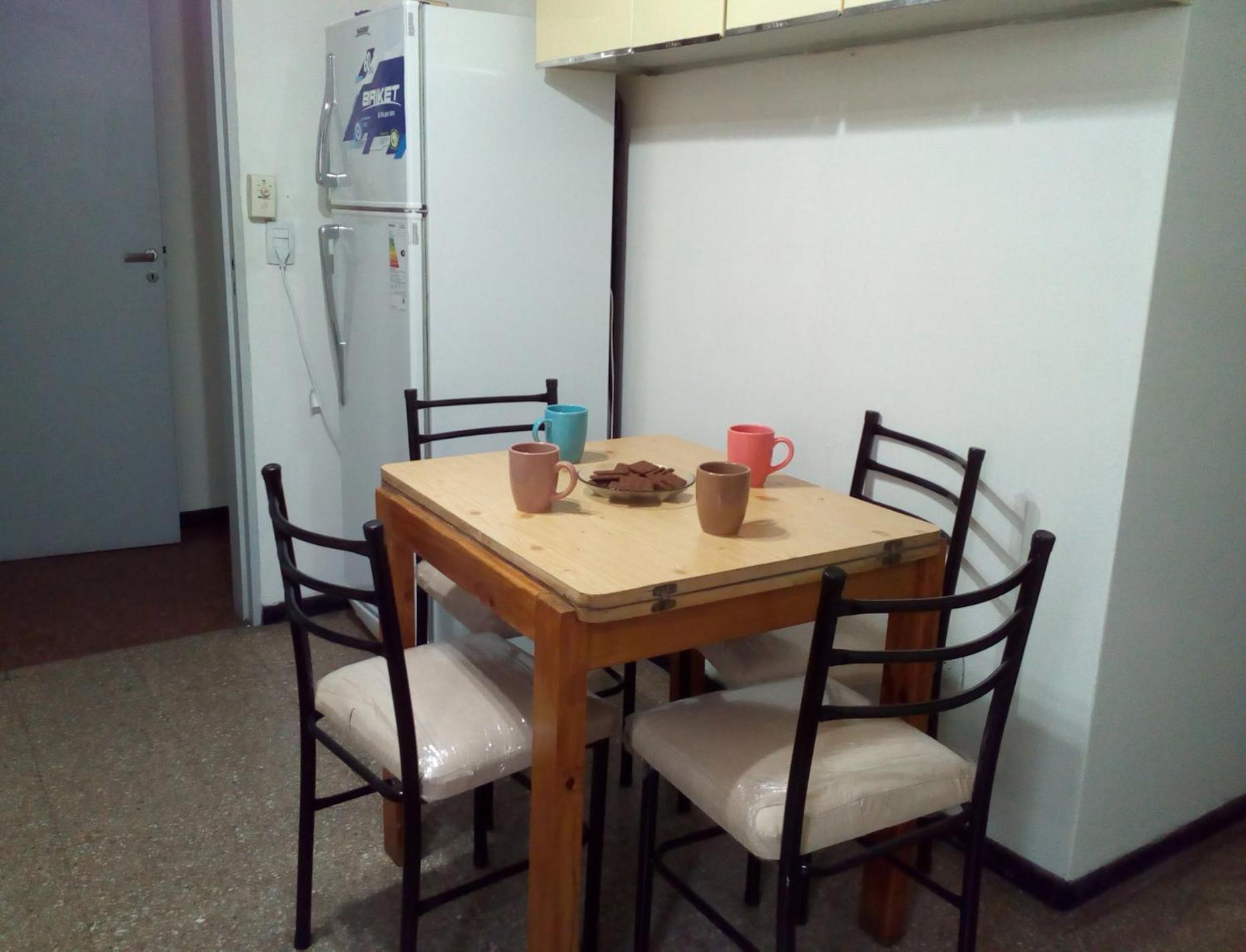 Departamento Amplio En La Mejor Zona De Mendoza. Mendoza