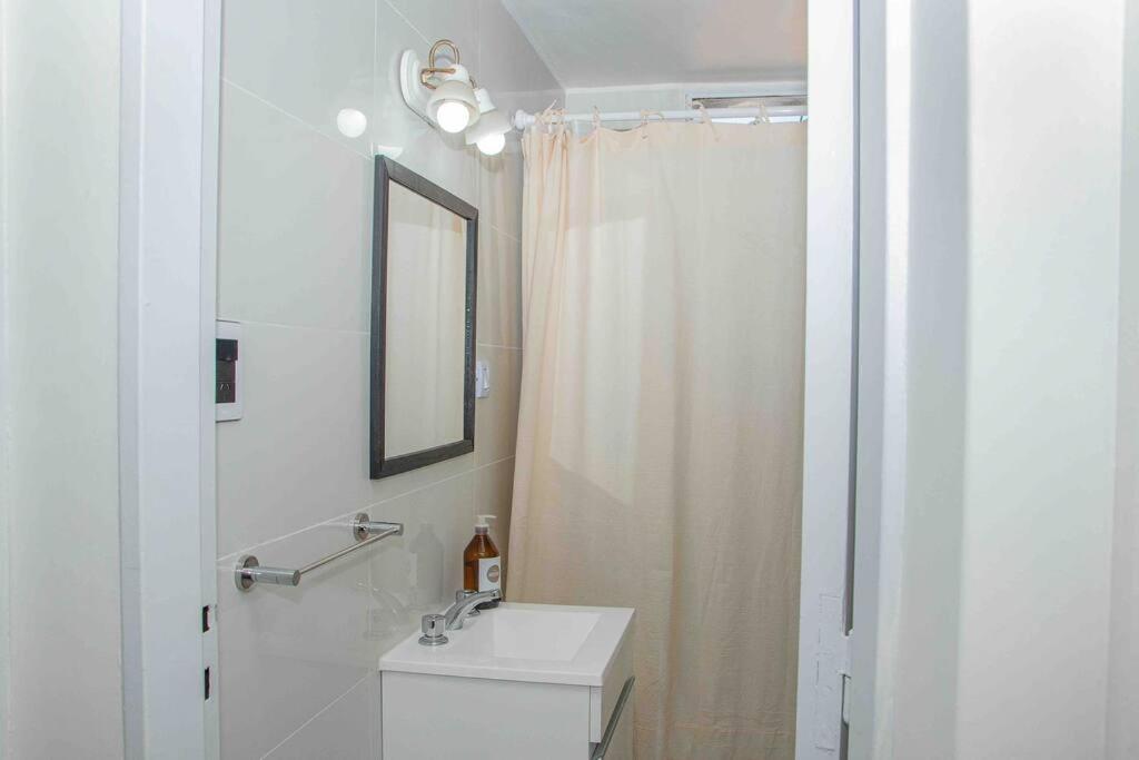 Casa Huesped V En El Corazon De La Ciudad, A Una Cuadra De Peatonal, Con Parking Privado A 100 Metros! * Mendoza