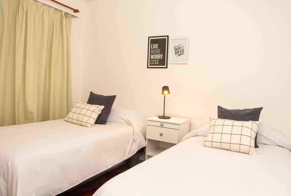 Casa Huesped V En El Corazon De La Ciudad, A Una Cuadra De Peatonal, Con Parking Privado A 100 Metros!