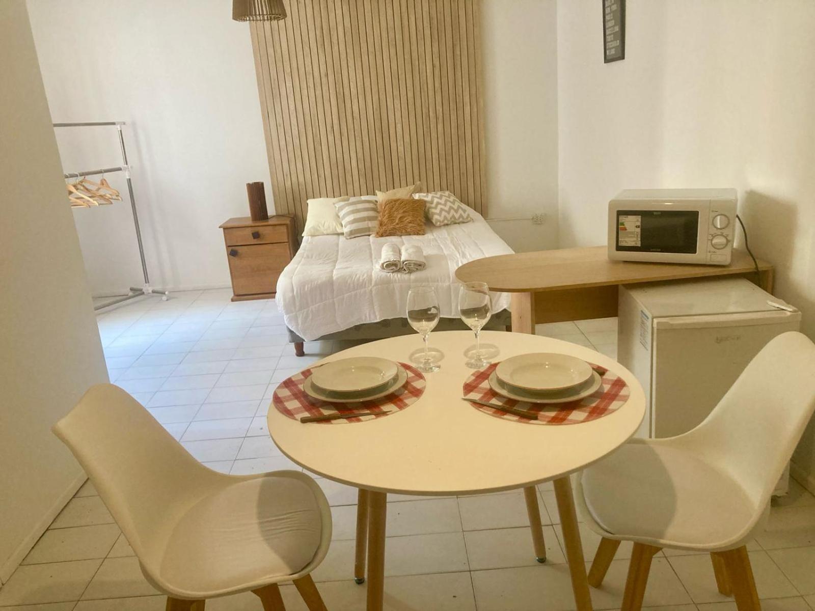 Aristides Villanueva Apartment *