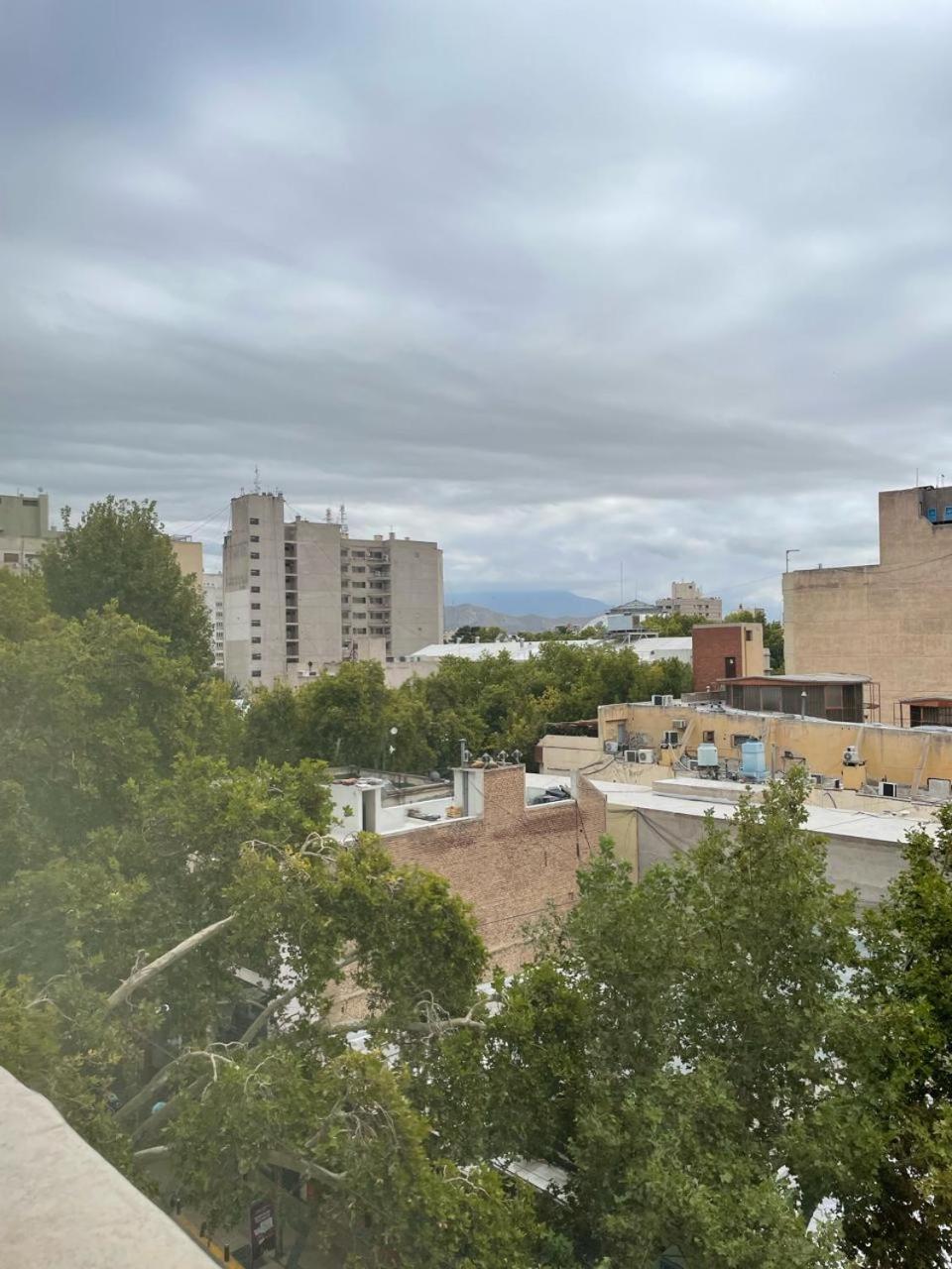 Departamento Amplio Y Con Excelente Ubicacion En El Centro De Apartamento Mendoza
