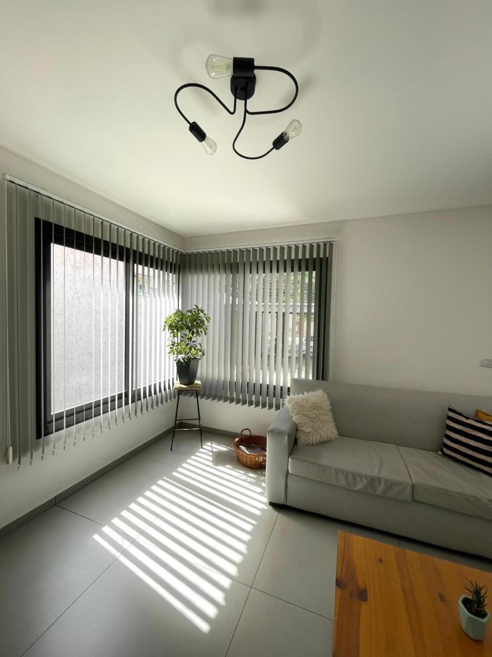 Urbandeptomza Apartment