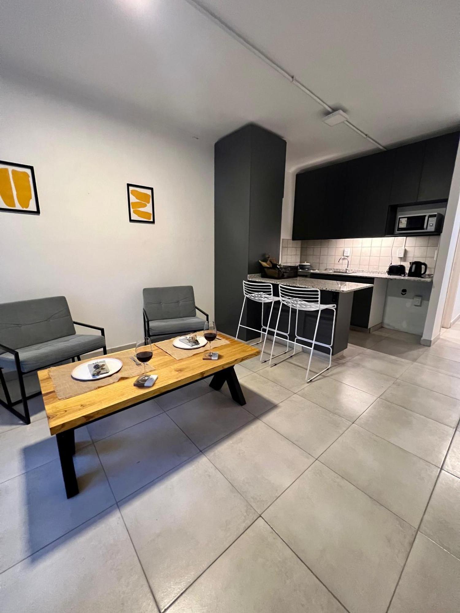 Departamento En Zona Residencial * Mendoza