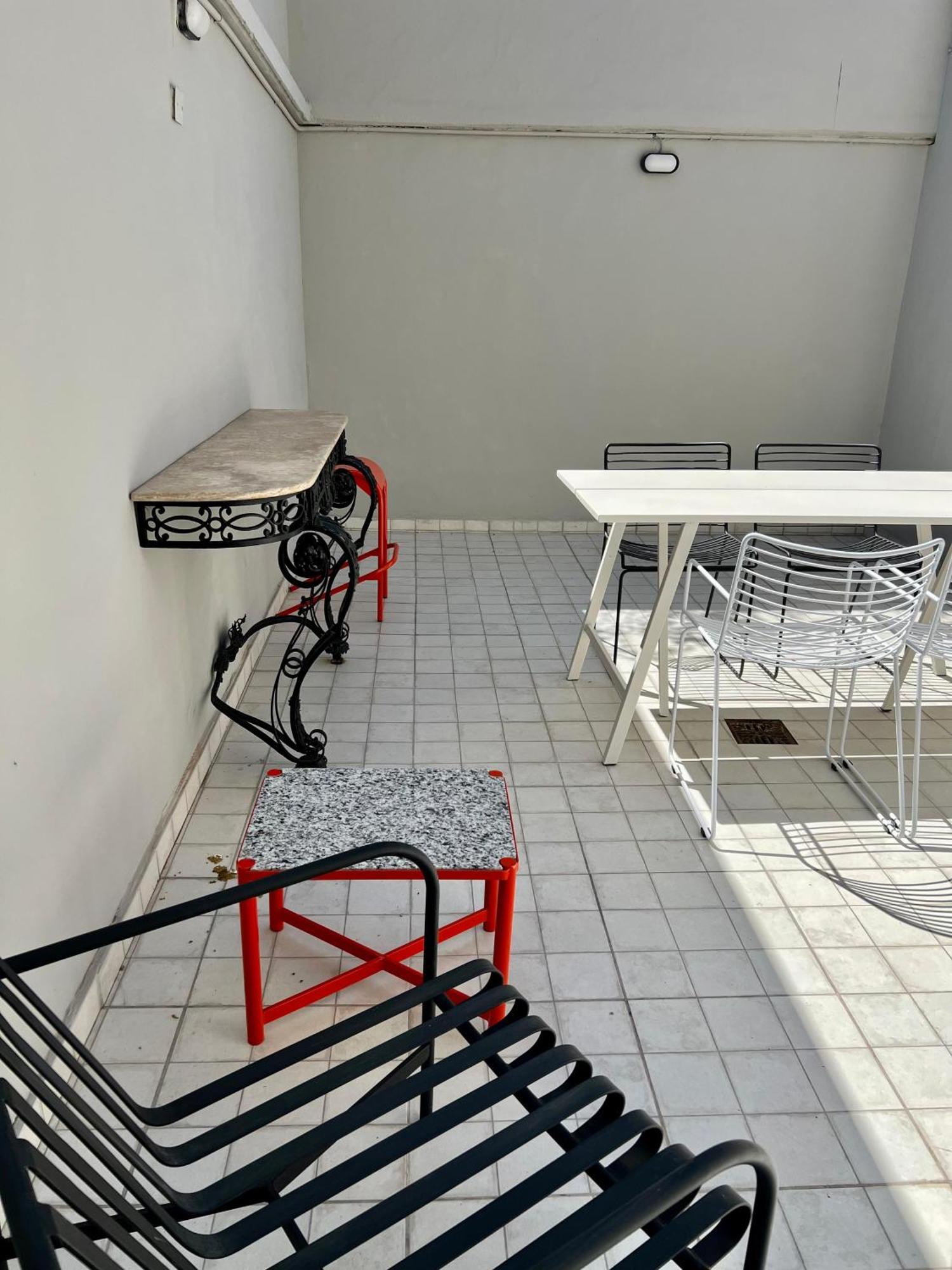 Departamento En Zona Residencial