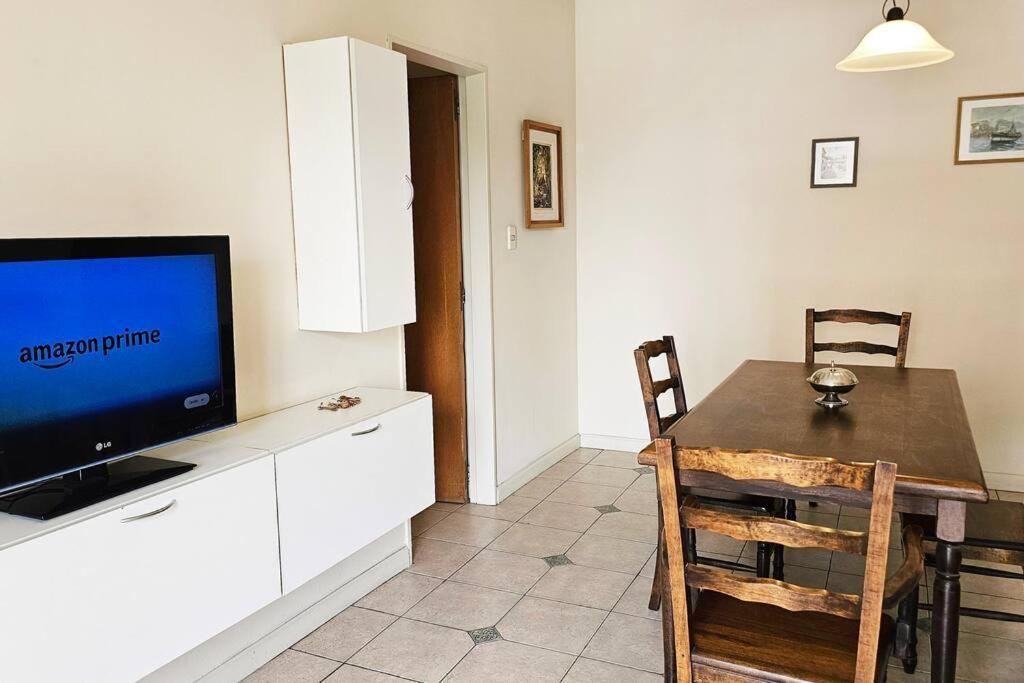 Apartamento Excelente Ubicacion En Av Colon, Balcon Y Cochera