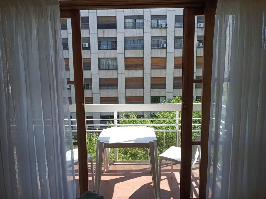 Apartamento Elegante Y Amplio Peatonal De Mendoza!