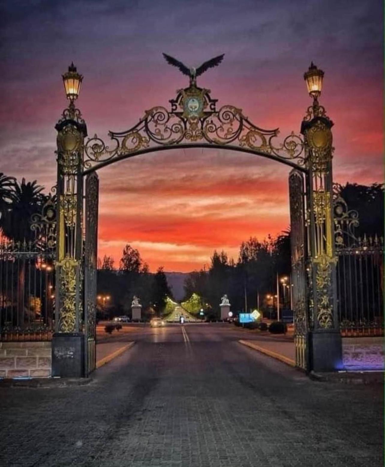12 * Mendoza