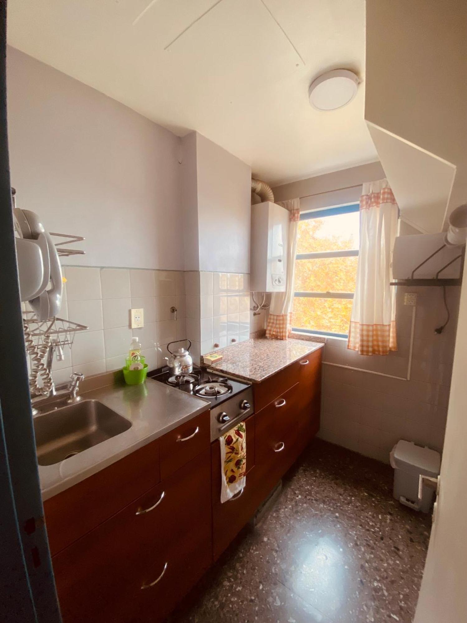 Tu Casa En Espana Y Peatonal - Cochera Privada Incluida - Microcentro Mendoza