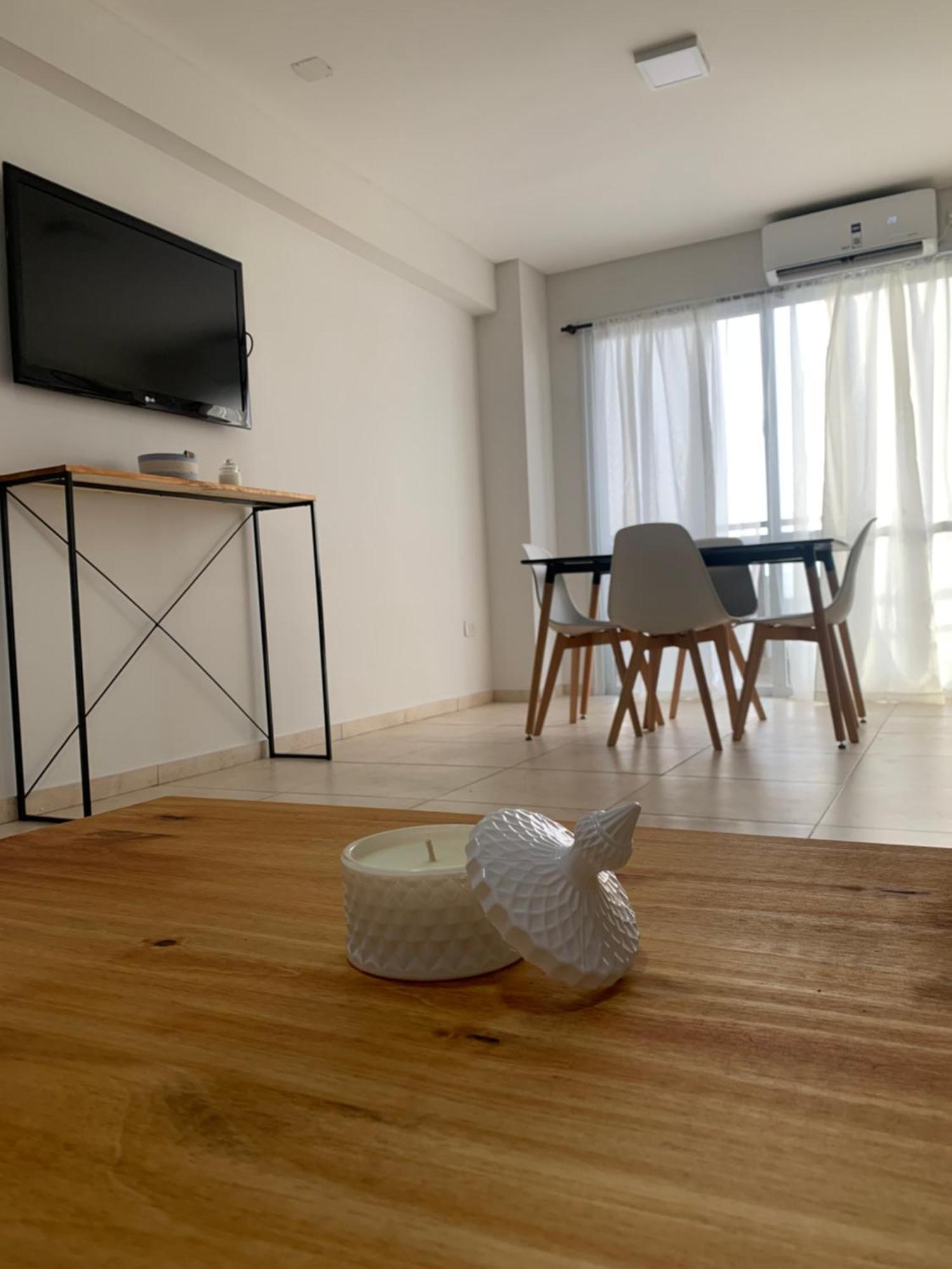 Apartment En El Corazon De Con Estacionamiento ! *