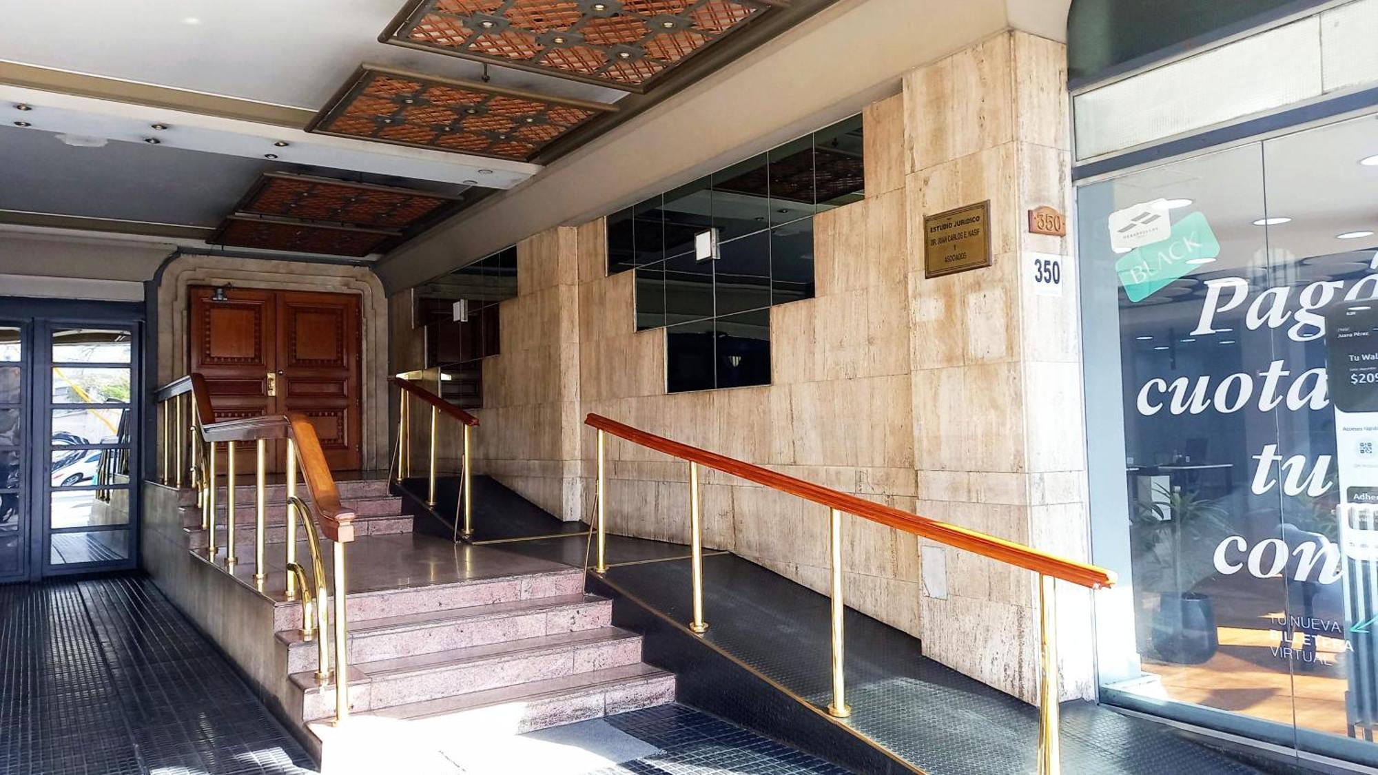 Calido Dos Ambientes A Metros De Plaza Independencia Mendoza