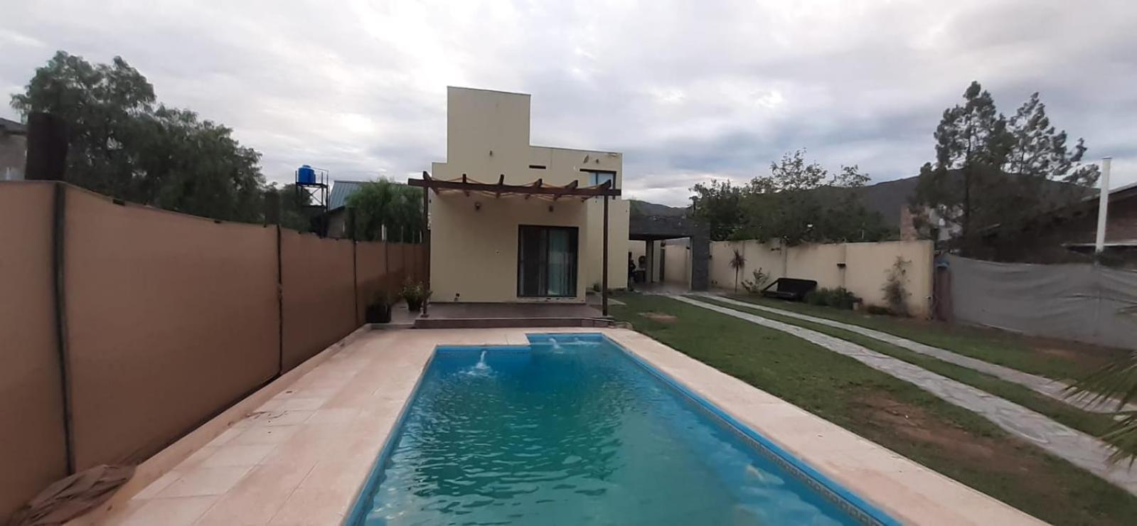 Сasa de vacaciones Del Rio Bienes Raices Challao 1 *