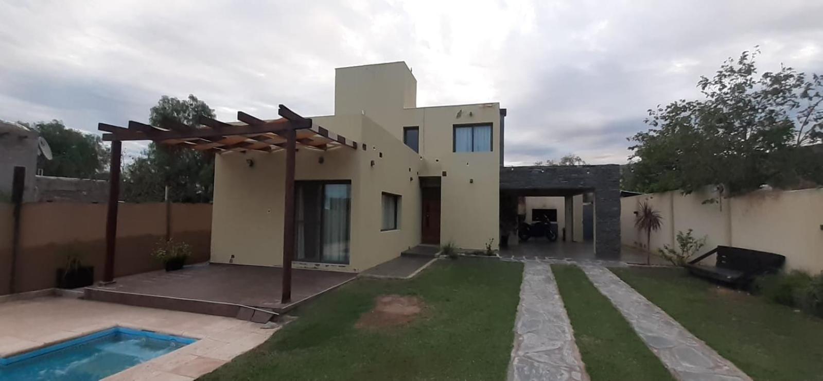 Del Rio Bienes Raices Challao 1 Сasa de vacaciones *