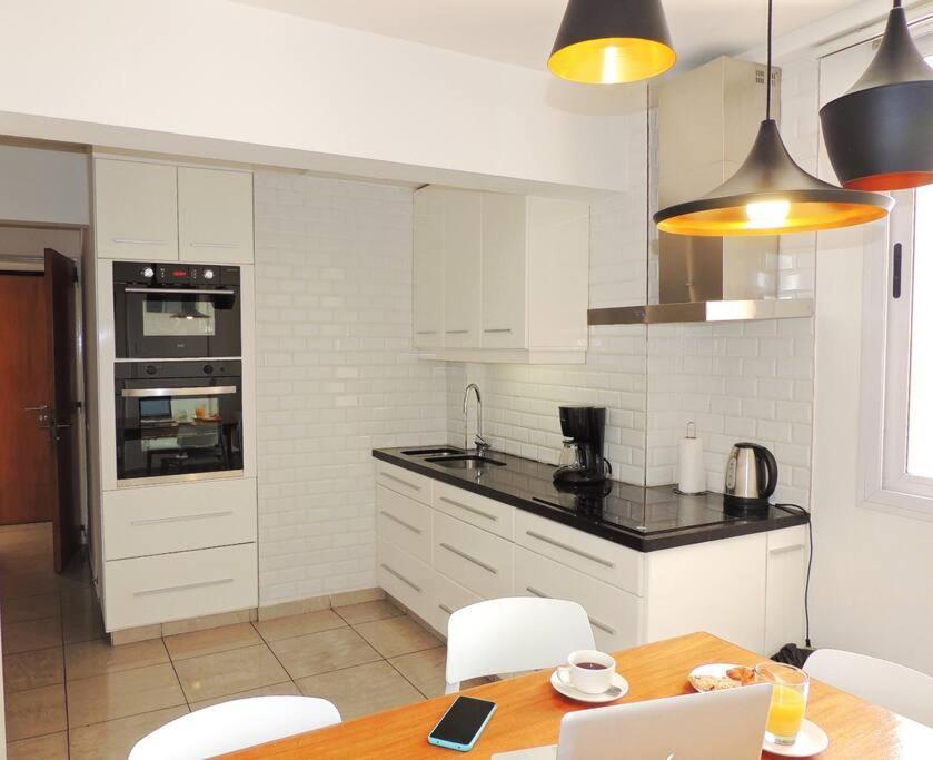 Apartamento Semipiso Centrico Con Hermosas Vistas De La Ciudad