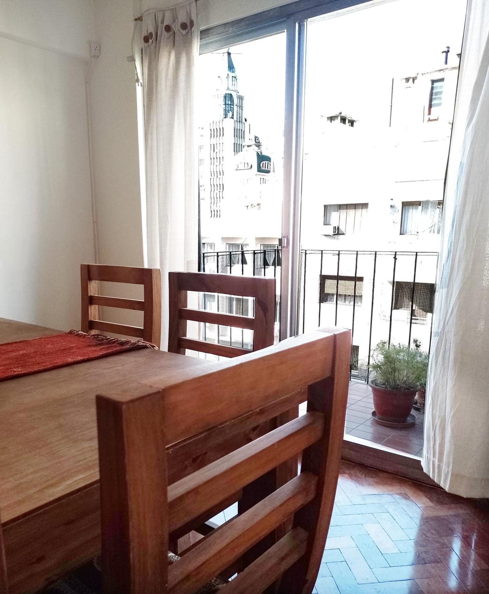 Departamento Amplio En La Mejor Zona De Mendoza. *
