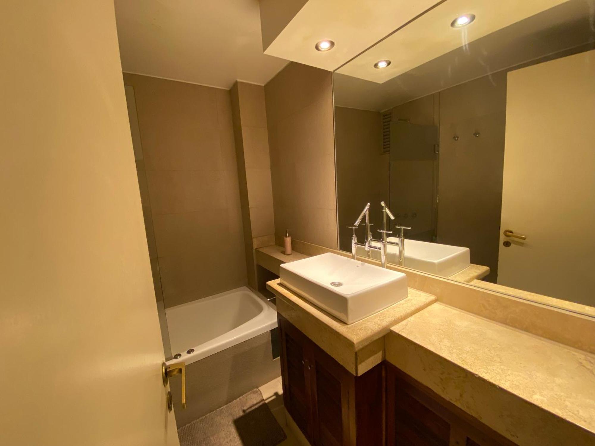 Apartment Excelente Ubicacion, Cerca Aristides, Cochera Gratis Mendoza