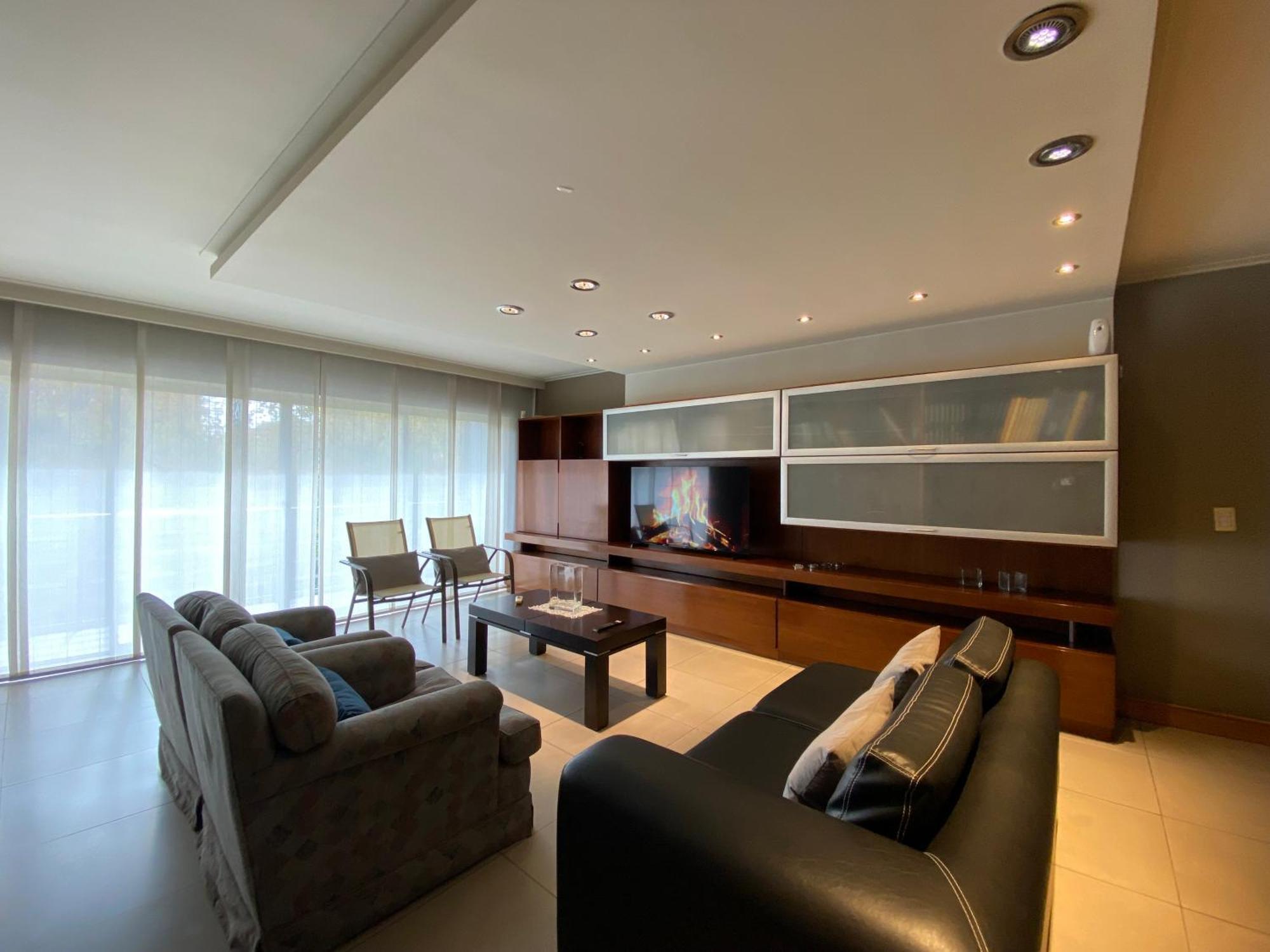 Apartment Excelente Ubicacion, Cerca Aristides, Cochera Gratis Mendoza