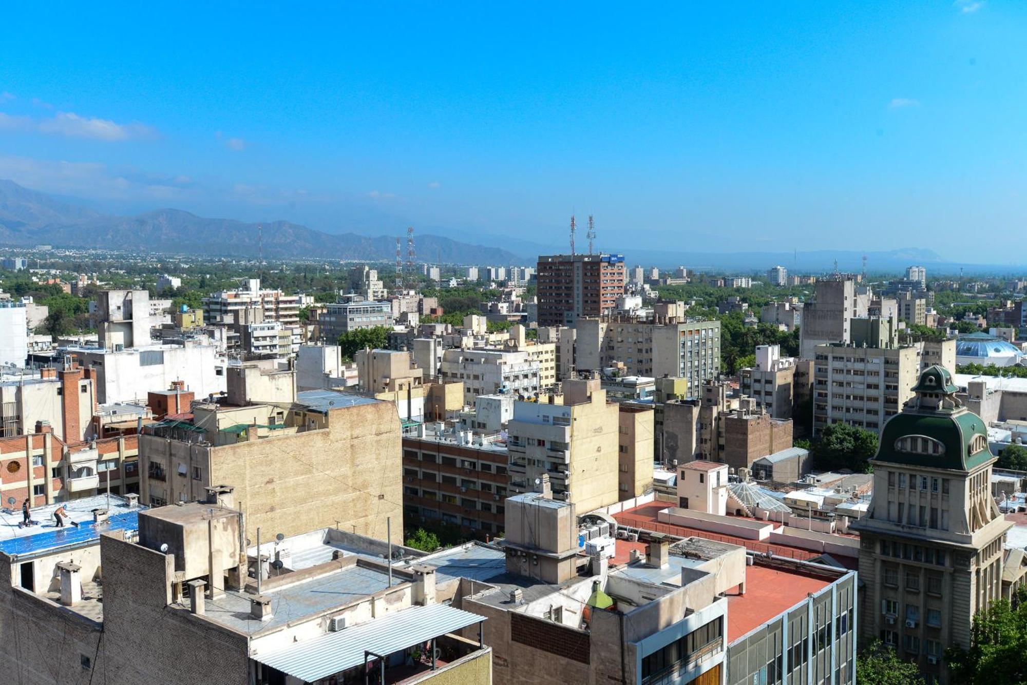 Depto Con Vista Panoramica A Metros De La Peatonal De * Mendoza