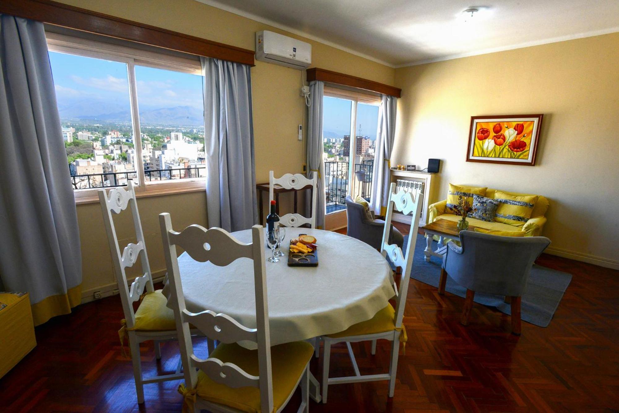 Depto Con Vista Panoramica A Metros De La Peatonal De Apartamento Mendoza