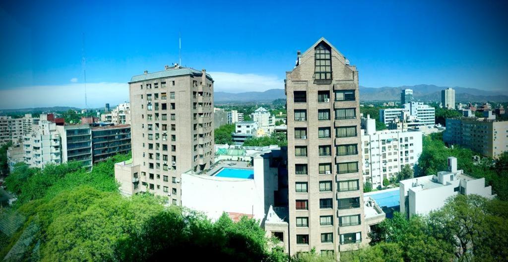 Apartment Lujoso Departamento En La Mejor Ubicacion De La Ciudad De Mendoza, Con Vista A La Montana Y Piscina Mendoza