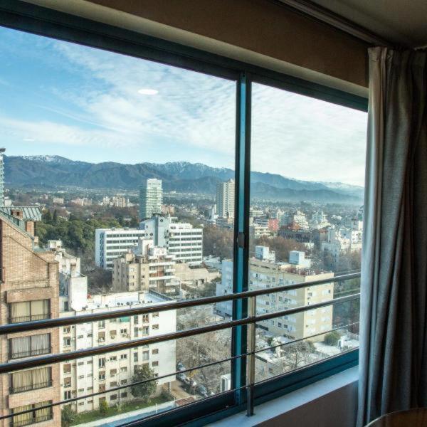 Lujoso Departamento En La Mejor Ubicacion De La Ciudad De Mendoza, Con Vista A La Montana Y Piscina Apartment