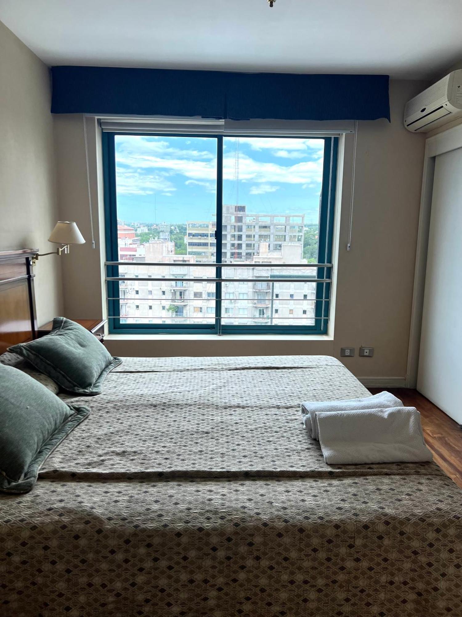 Lujoso Departamento En La Mejor Ubicacion De La Ciudad De Mendoza, Con Vista A La Montana Y Piscina