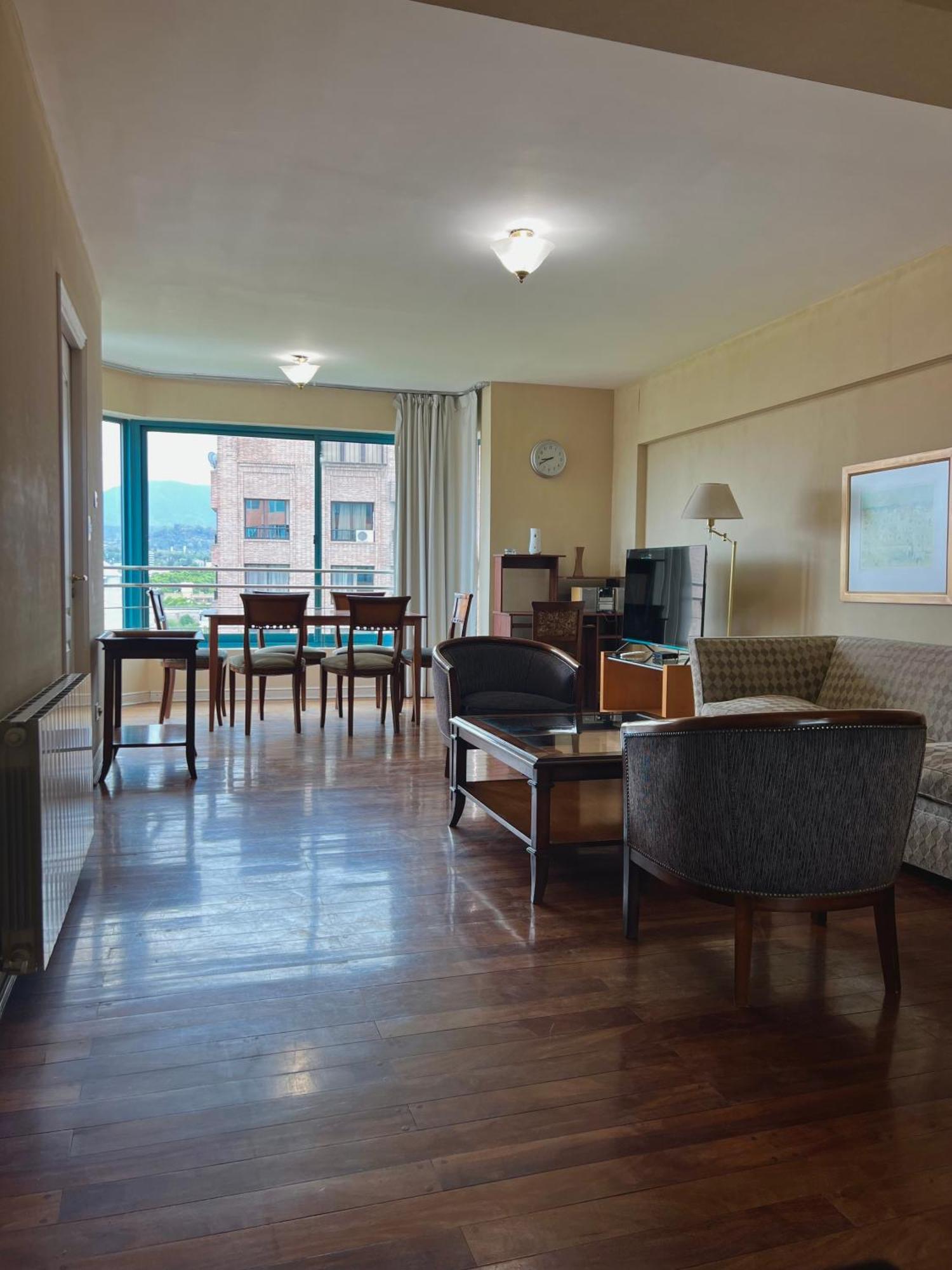 Lujoso Departamento En La Mejor Ubicacion De La Ciudad De Mendoza, Con Vista A La Montana Y Piscina Apartment *
