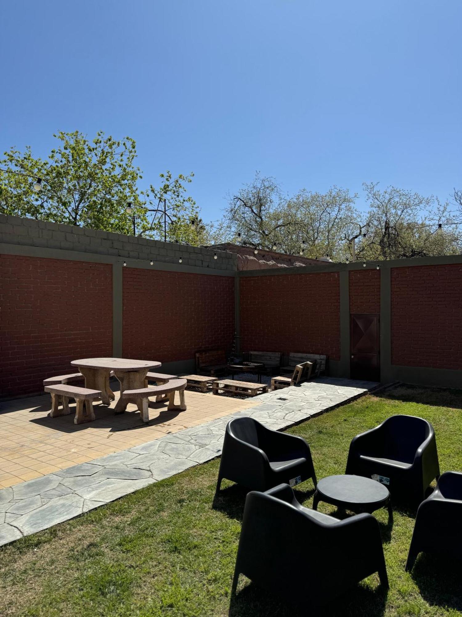 Encanto Mendocino: Espaciosa Casa En Juan B Justo Apartamento