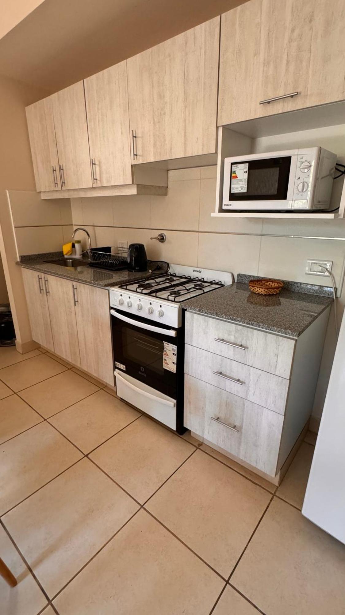 Moderno Y Amplio Departamento Con Cochera Apartment