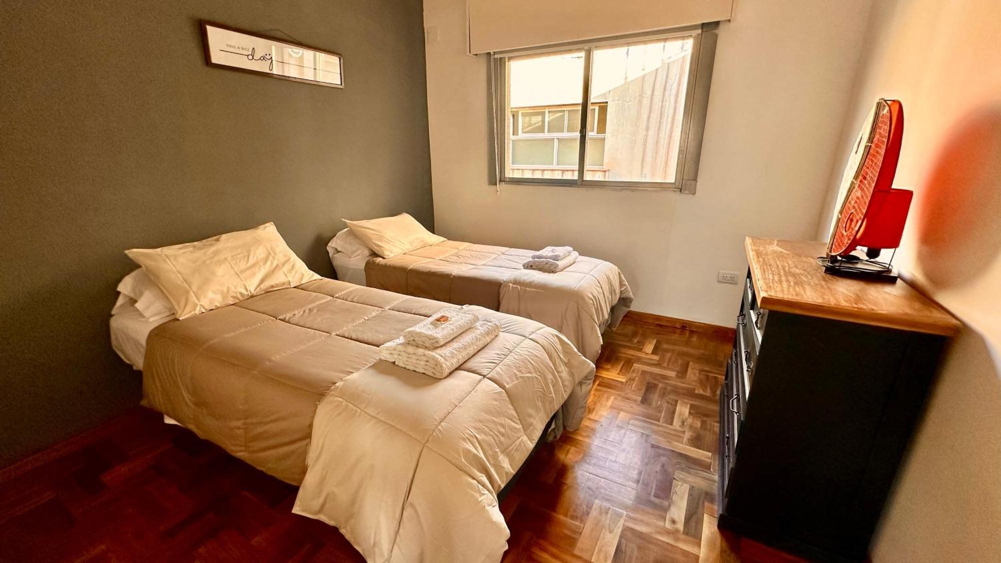 Bonarda - Departamento Con Cochera En Pleno Centro De *