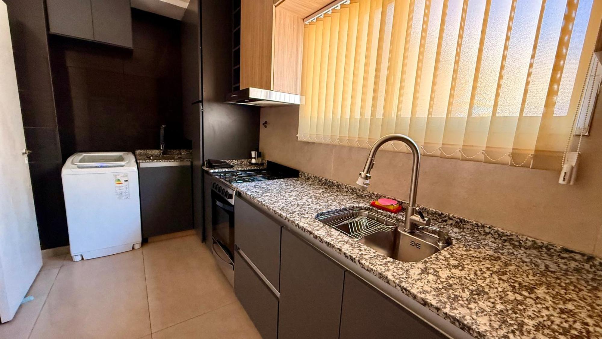 Bonarda - Departamento Con Cochera En Pleno Centro De Apartamento