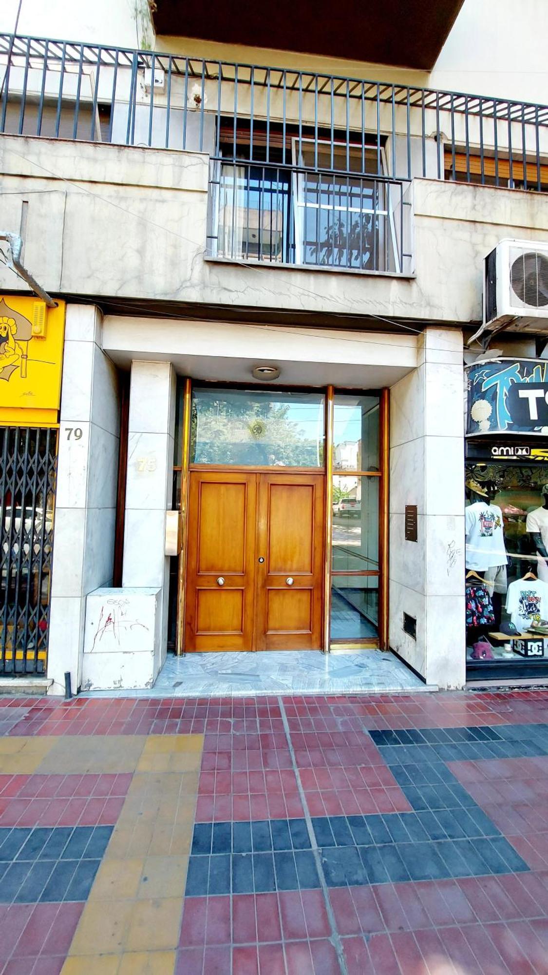 Pleno Centro Peatonal Hermoso Y Luminoso Departamento