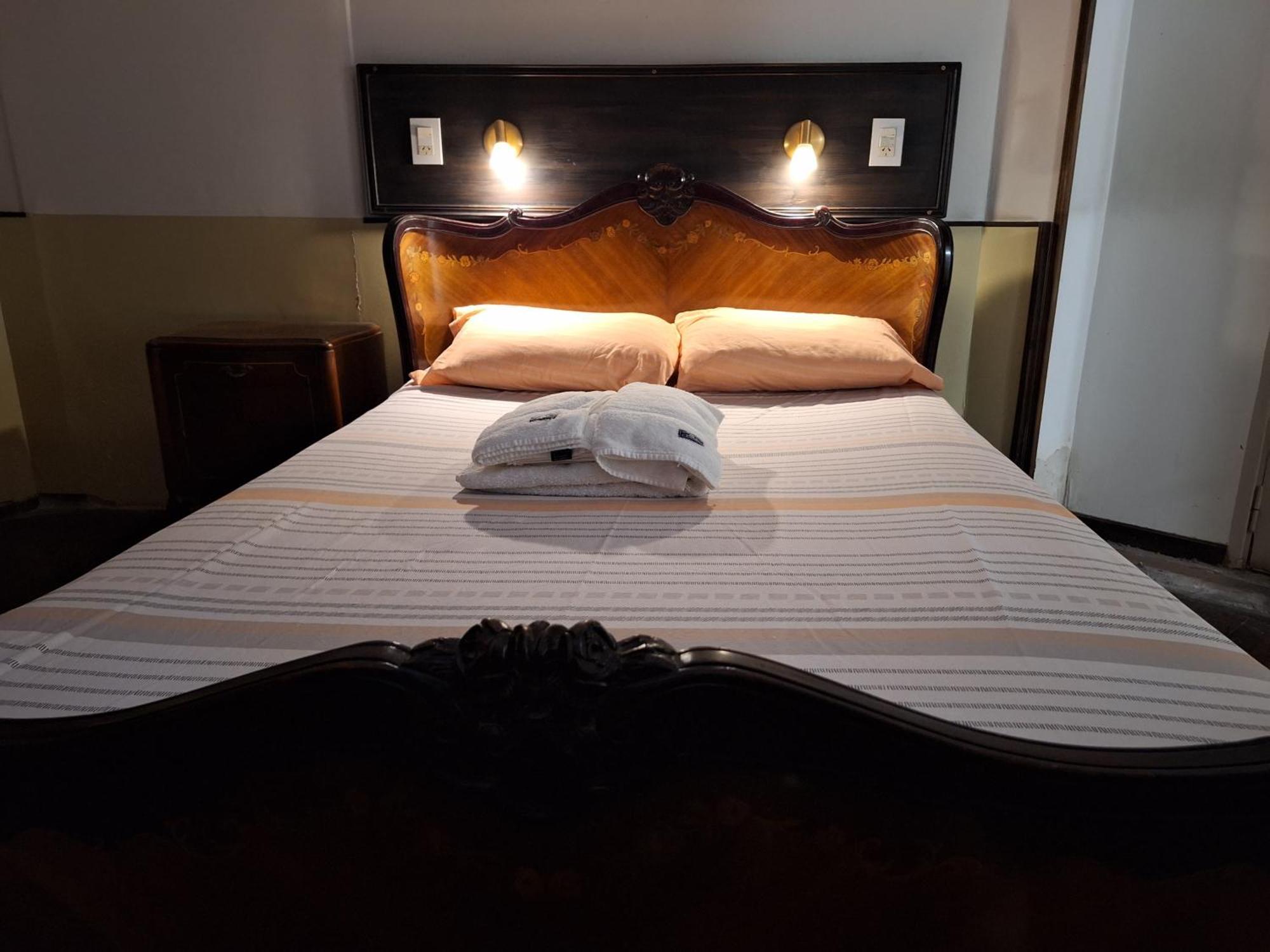Hostal La Del Colibri *