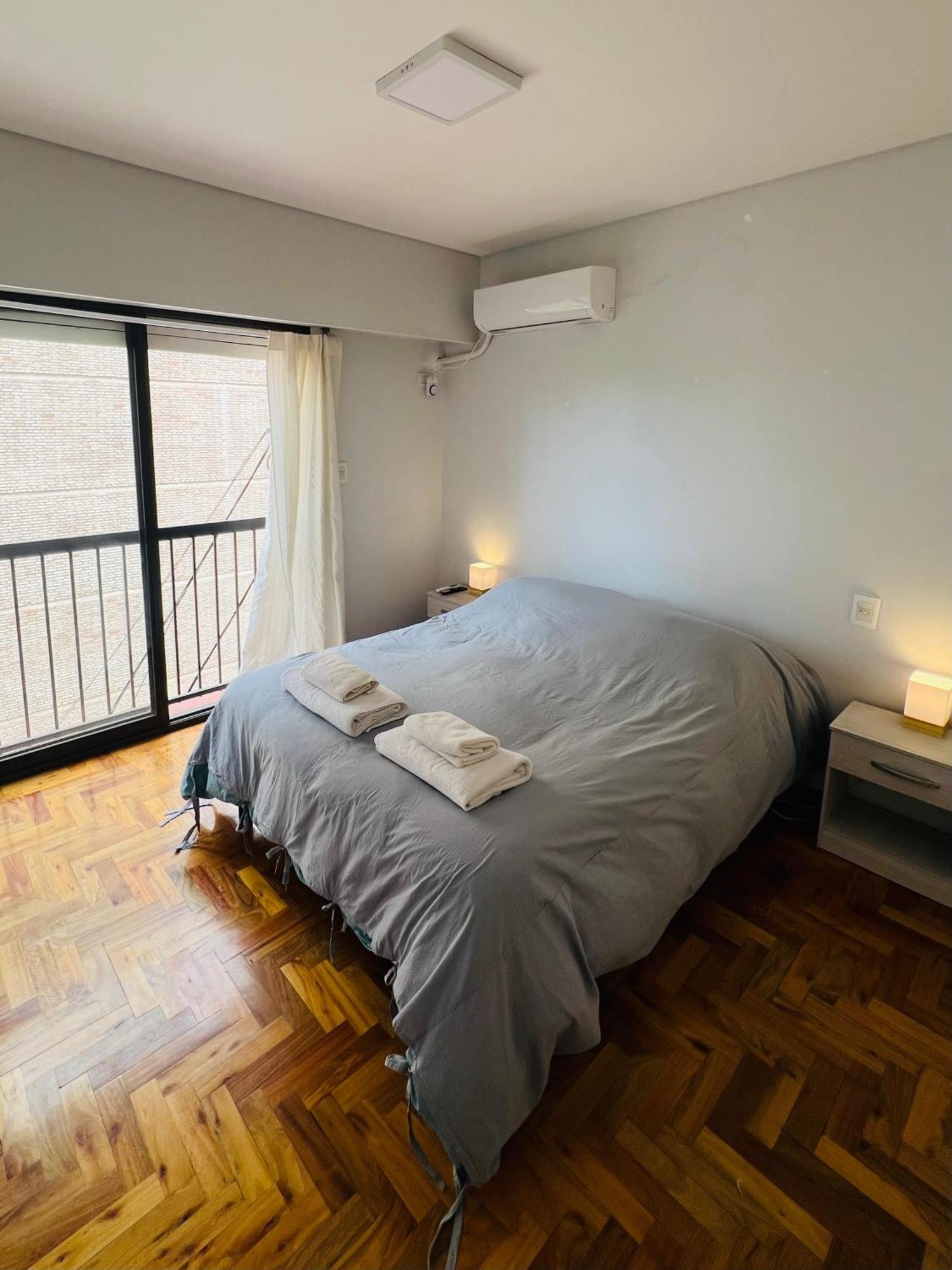 Amplio, Moderno Y Centrico. Departamento En Plaza Independencia Apartment