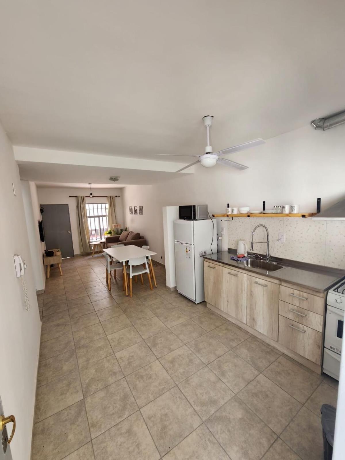 Departamento Con Cochera Cerca Del Centro En Apartamento Mendoza