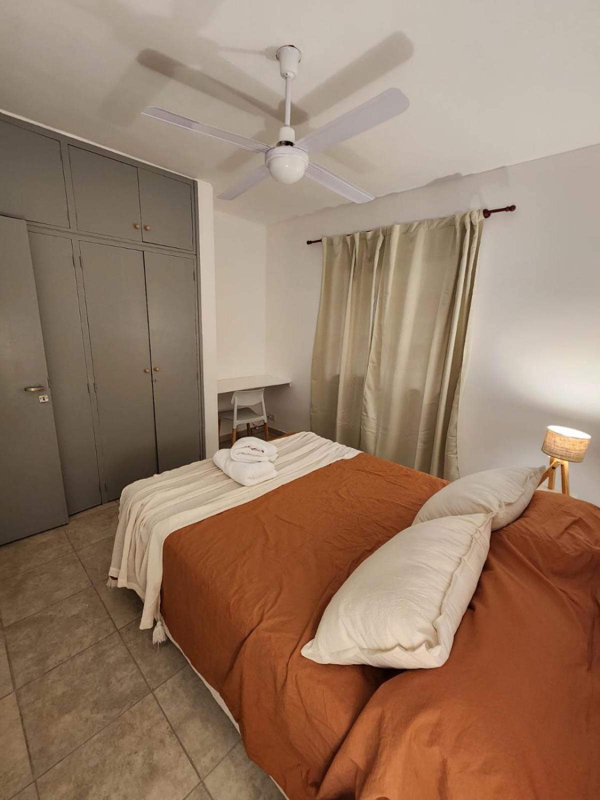 Departamento Con Cochera Cerca Del Centro En Apartamento *