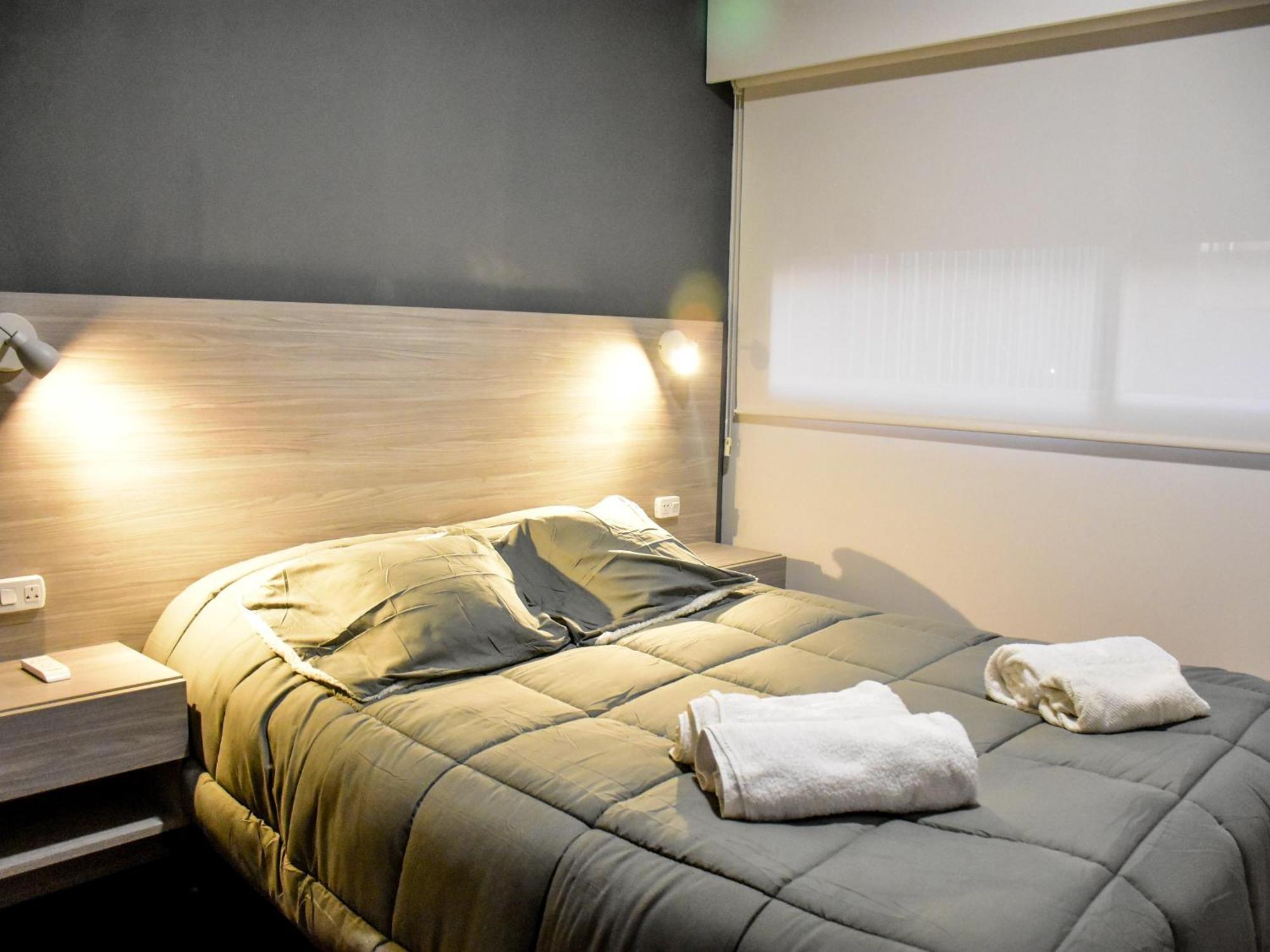 Departamento Peatonal Sarmiento Pleno Centro 3-4 Personas, Con Cochera Gratis ! * Mendoza