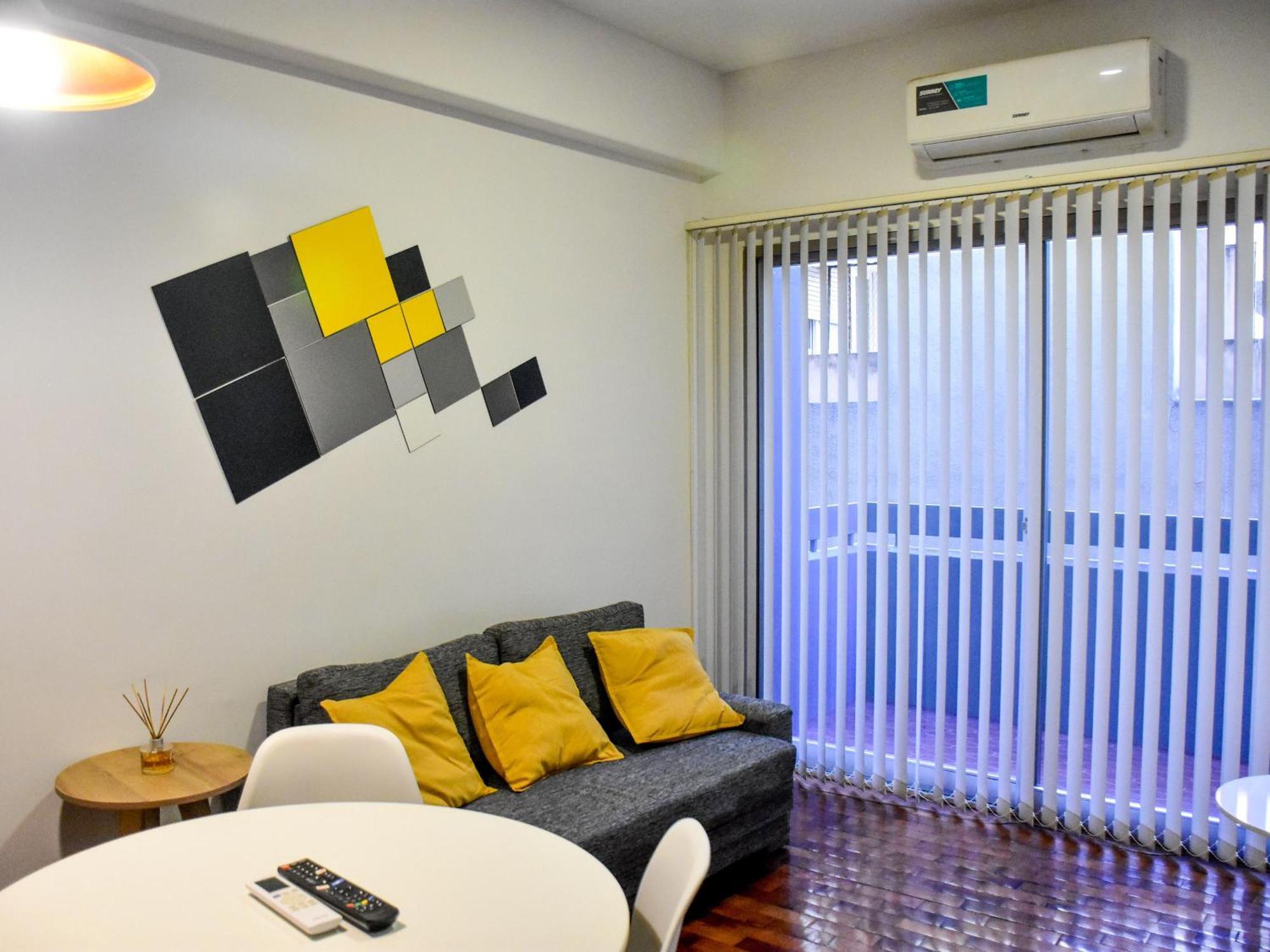 Departamento Peatonal Sarmiento Pleno Centro 3-4 Personas, Con Cochera Gratis ! Apartamento *
