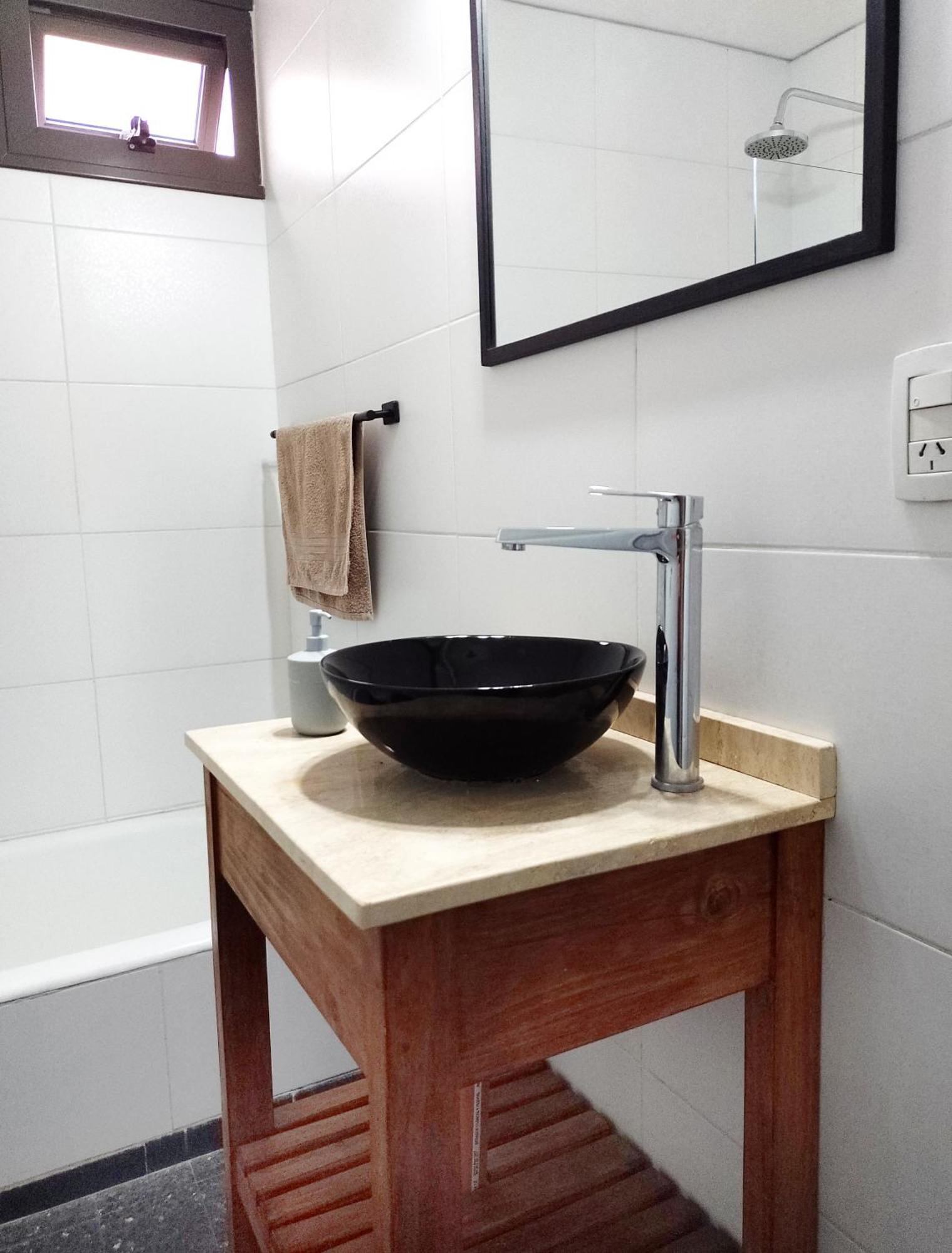Apartamento Departamento Amplio En La Mejor Zona De Mendoza. Mendoza