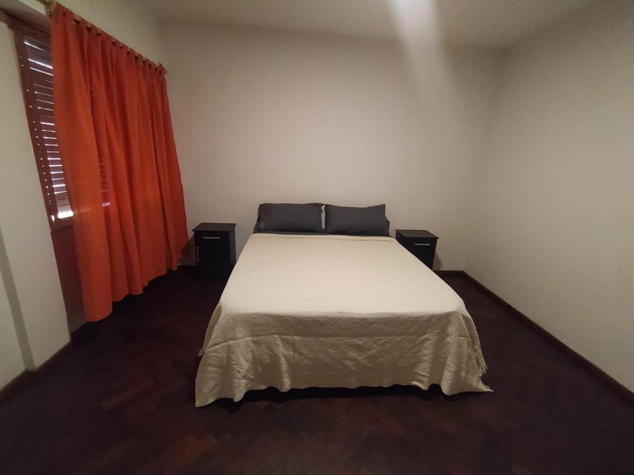 Piso Garcia Habitación en casa particular Mendoza